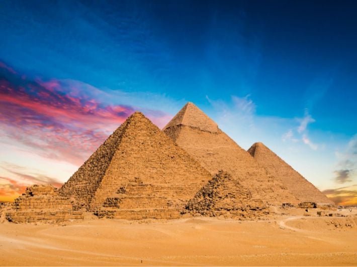 الأهرامات المصرية تصمد أمام الزلازل عبر العصور.. والآثار شاهدة على قوة المهندس المصري القديم