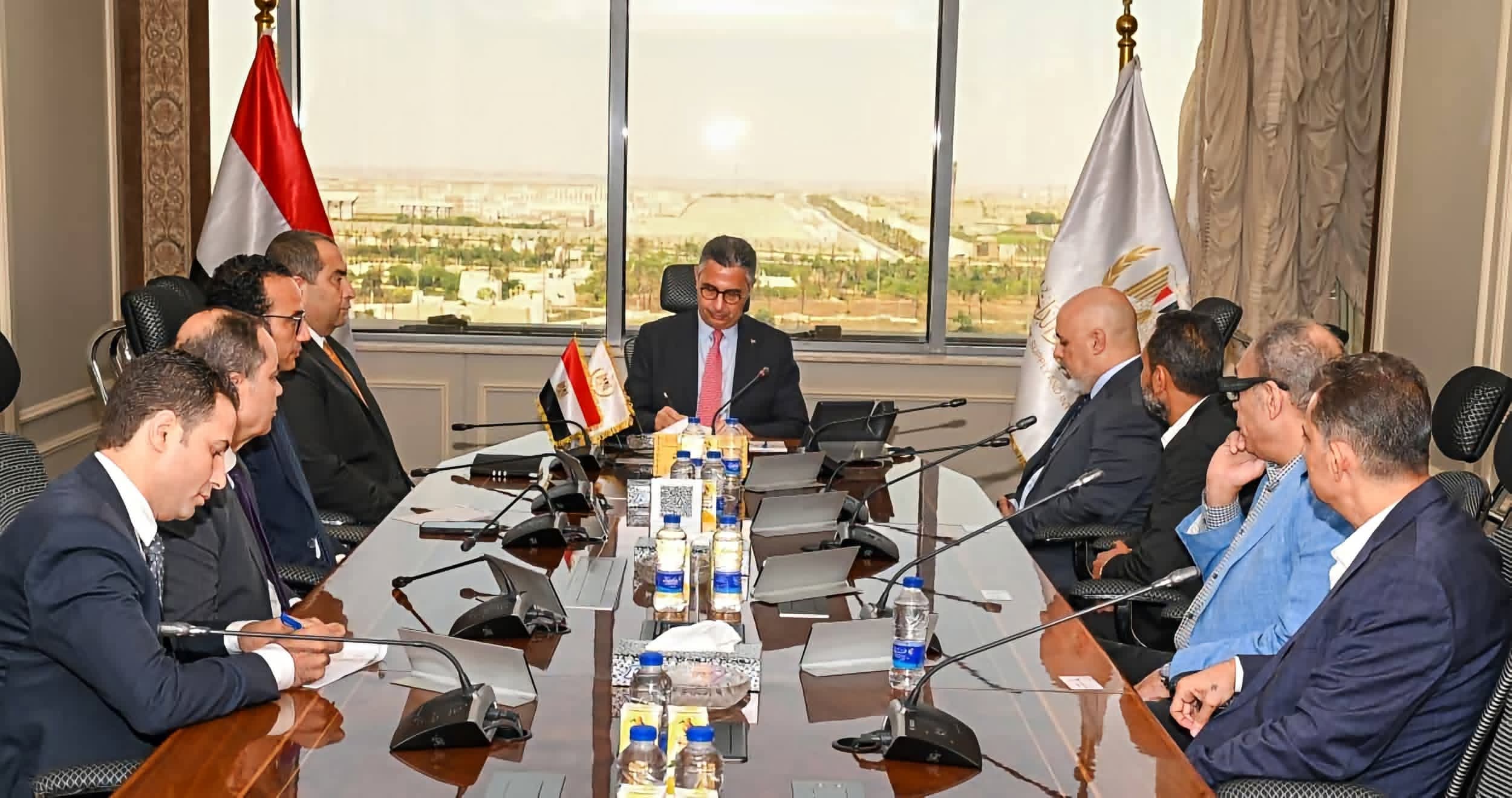 التموين تبحث مع شعبة الذهب تطوير منظومة الدمغ وتشديد الرقابة على الأسواق
