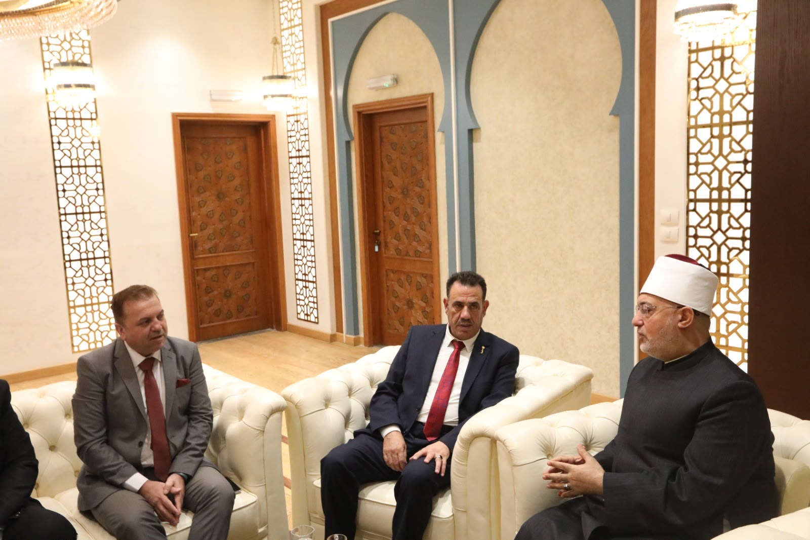 مفتي الجمهورية يبحث مع مدير معهد المخطوطات العربية تعزيز التعاون العلمي