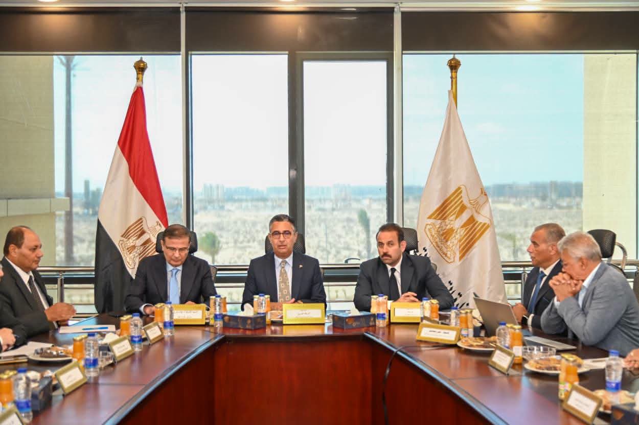 التموين والزراعة ومستقبل مصر يبحثون استكمال تأسيس شركة «كاري أون» لتوفير السلع وضبط الأسواق