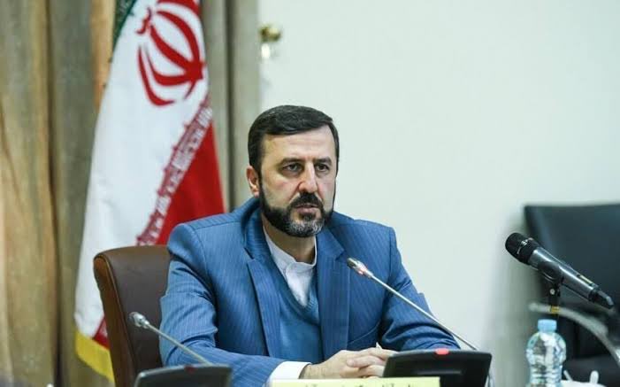 إيران ترد على ترامب: مضيق هرمز لا يُستولى عليه بتغريدة أو حاملة طائرات