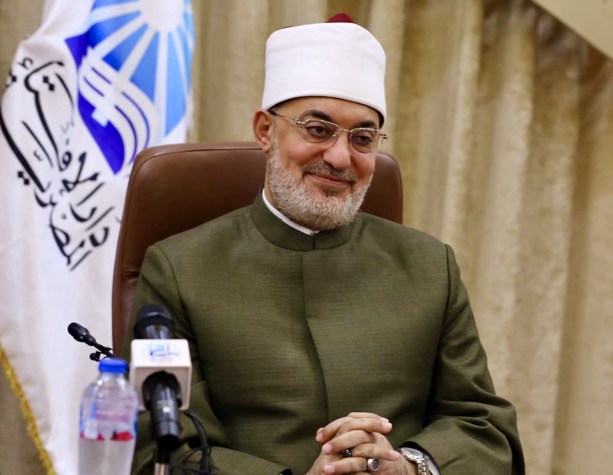 مفتي الجمهورية يشكر الرئيس السيسي بعد الاطمئنان على حالته الصحية