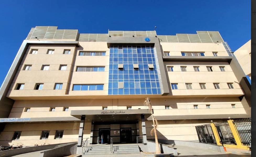 3 عمليات دقيقة لتركيب منظمات قلب بمستشفى النيل التخصصي بإدفو