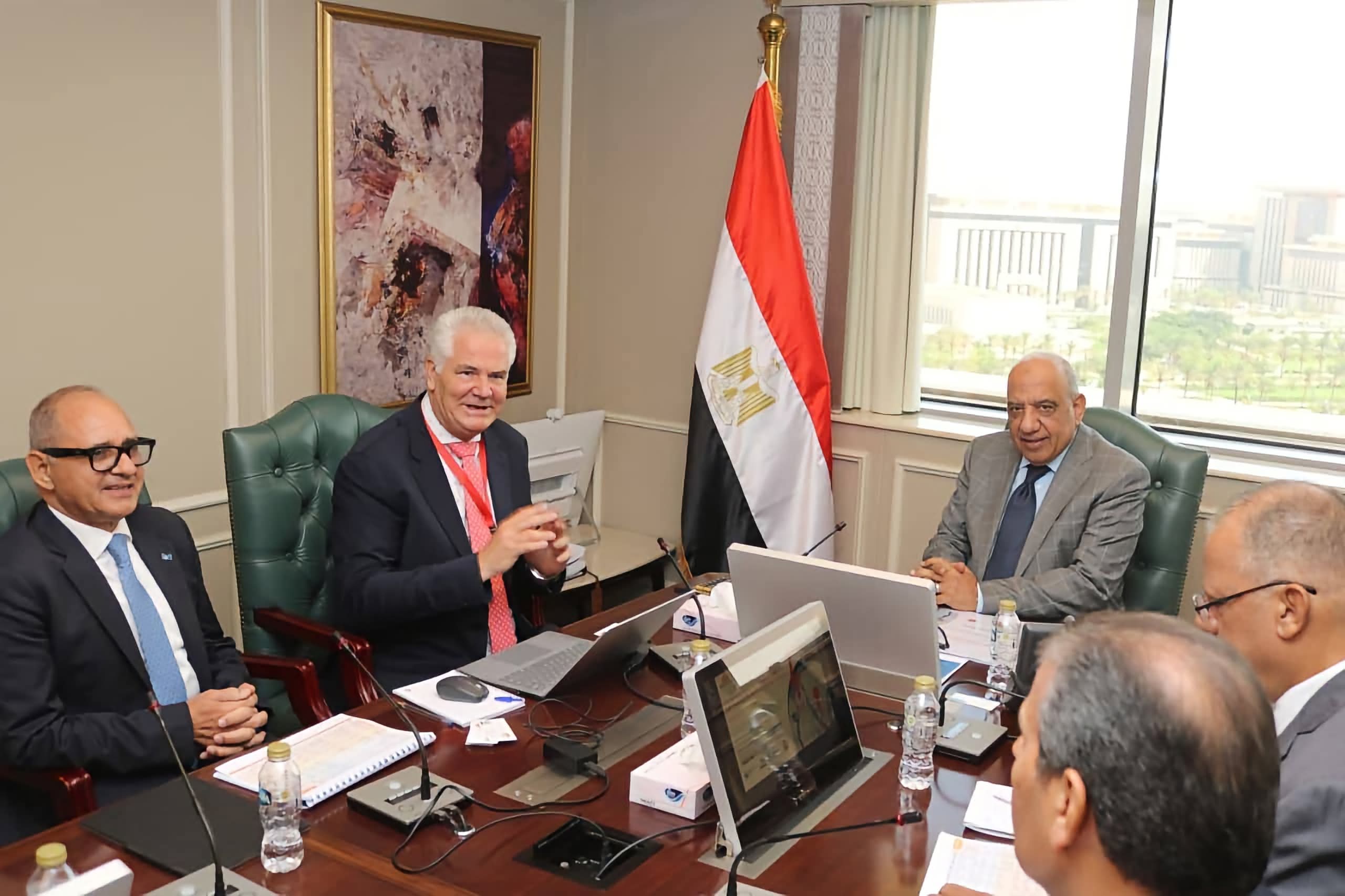 الكهرباء تبحث تنفيذ مشروع متكامل للطاقة المتجددة في سيناء بقدرة 3100 ميجاوات