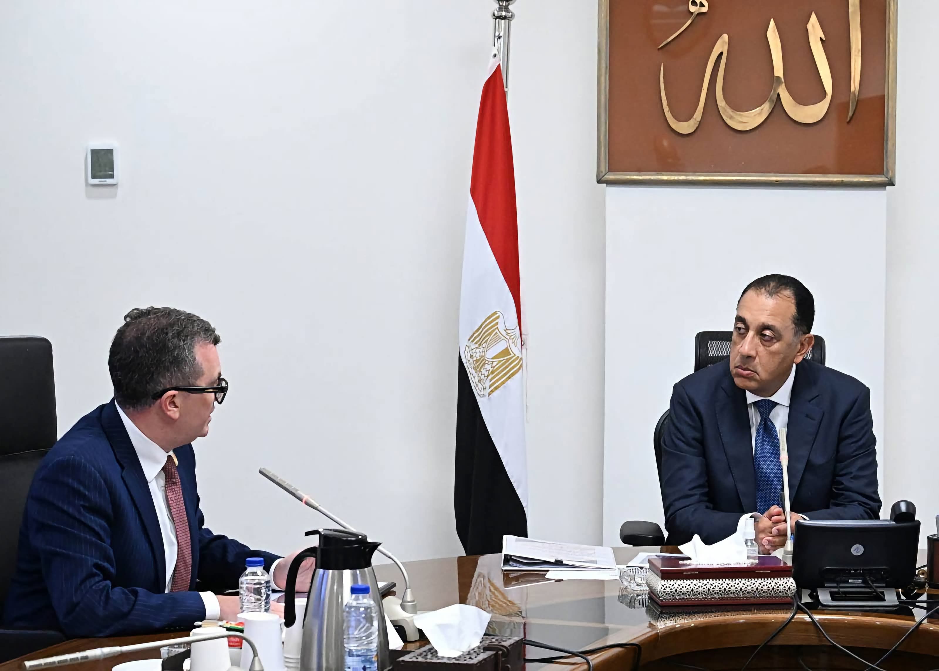 رئيس الوزراء يتابع مع وزير التخطيط ملفات تعزيز الاستثمار وخطة التنمية