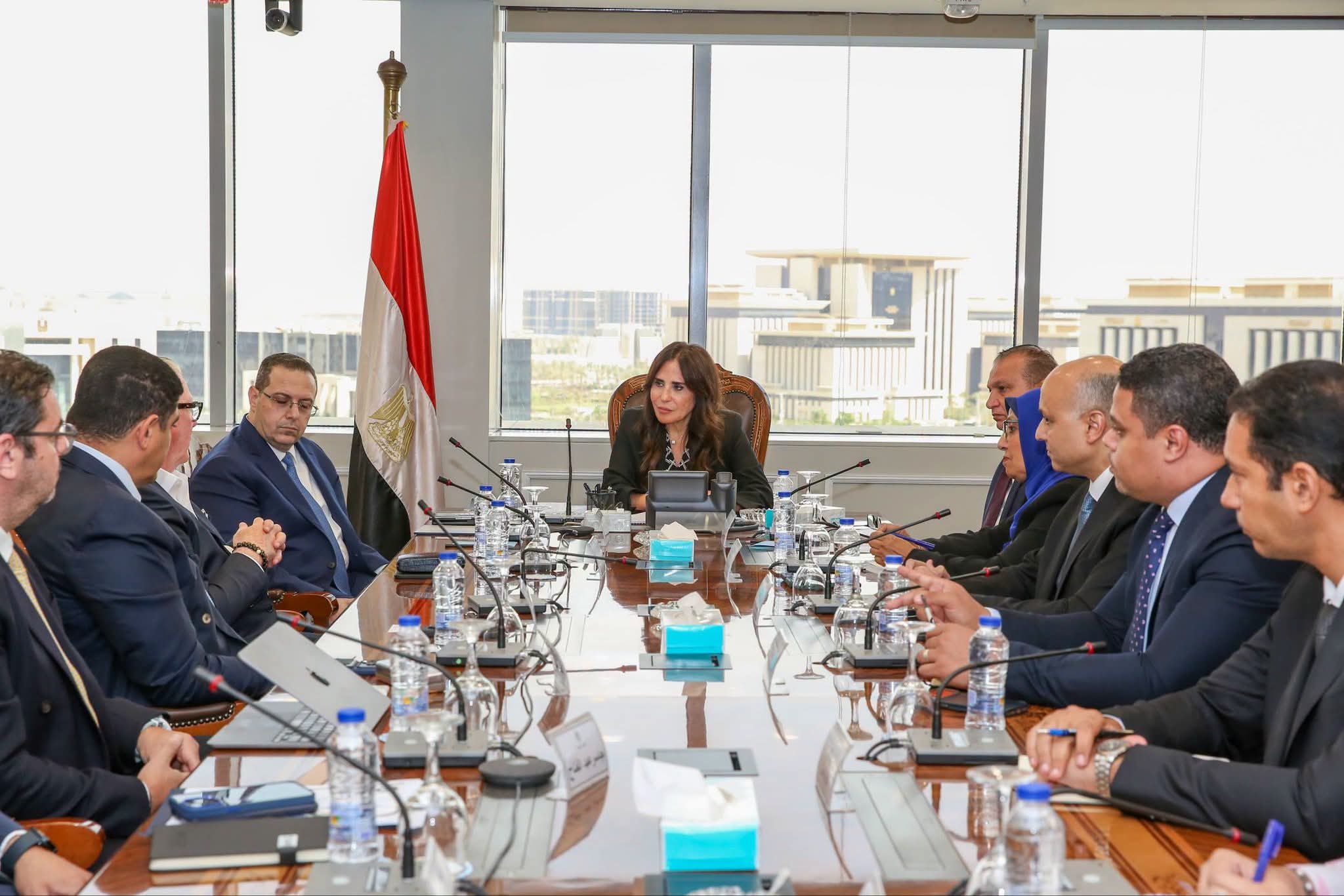 الإسكان تبحث مقترح تنفيذ«برج فوربس العالمي»  في مصر.. أول برج صفر انبعاثات كربونية في العالم