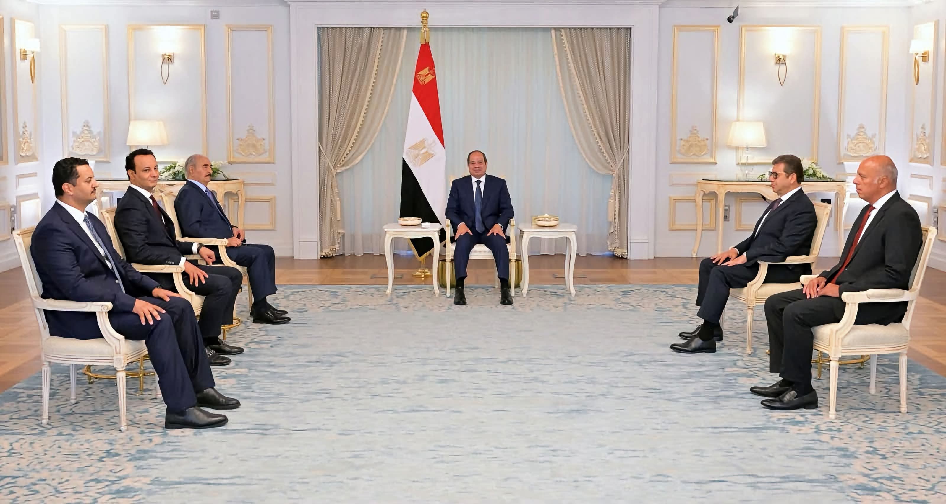 السيسي يستقبل خليفة حفتر.. تأكيد مصري على وحدة ليبيا وإجراء الانتخابات