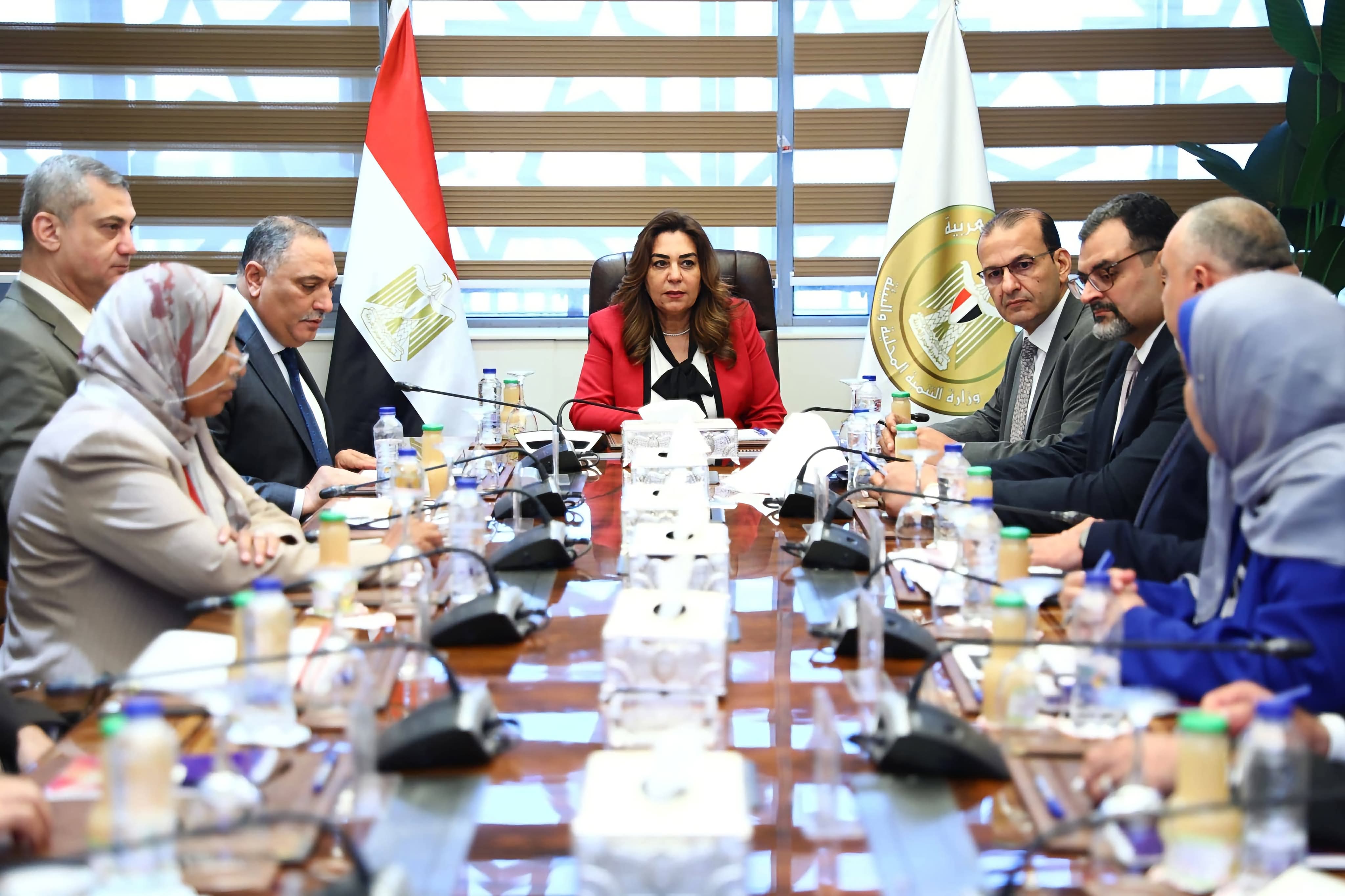 تفعيل الحدود الإدارية الجديدة للمحافظات تمهيدًا لربطها بالمشروعات والاستثمار