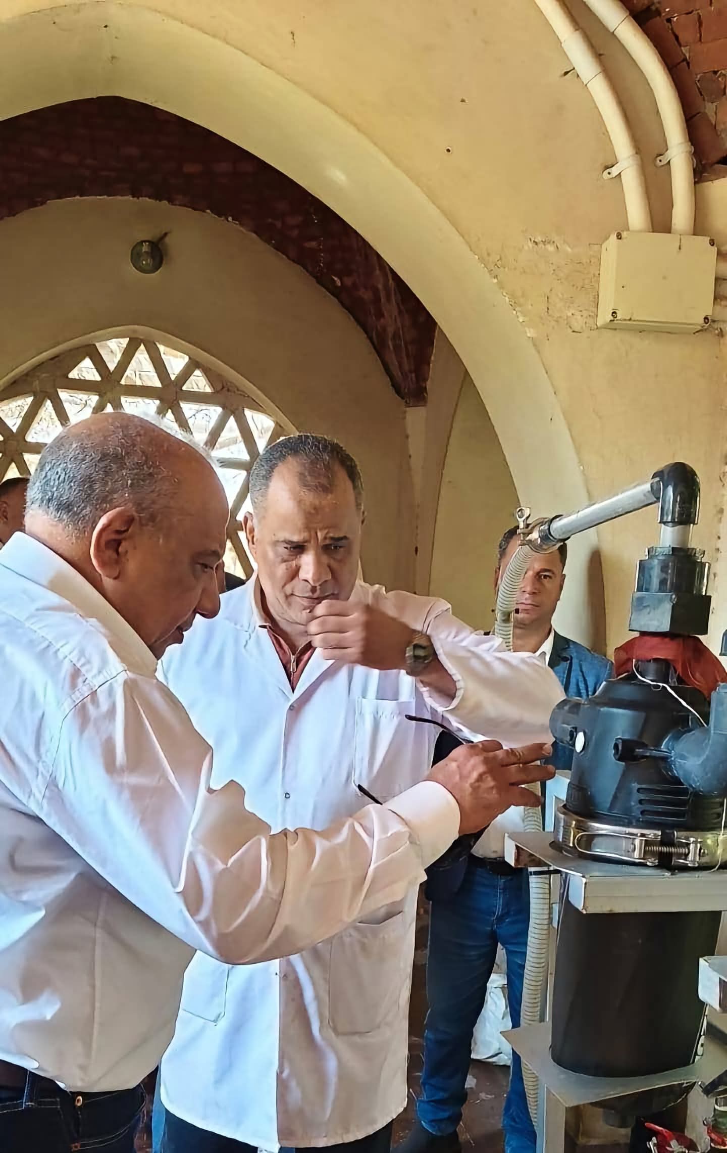 «الكهرباء» تستعرض تقنيات جديدة لتحلية المياه وزيادة تركيز خام الفوسفات في أنشاص