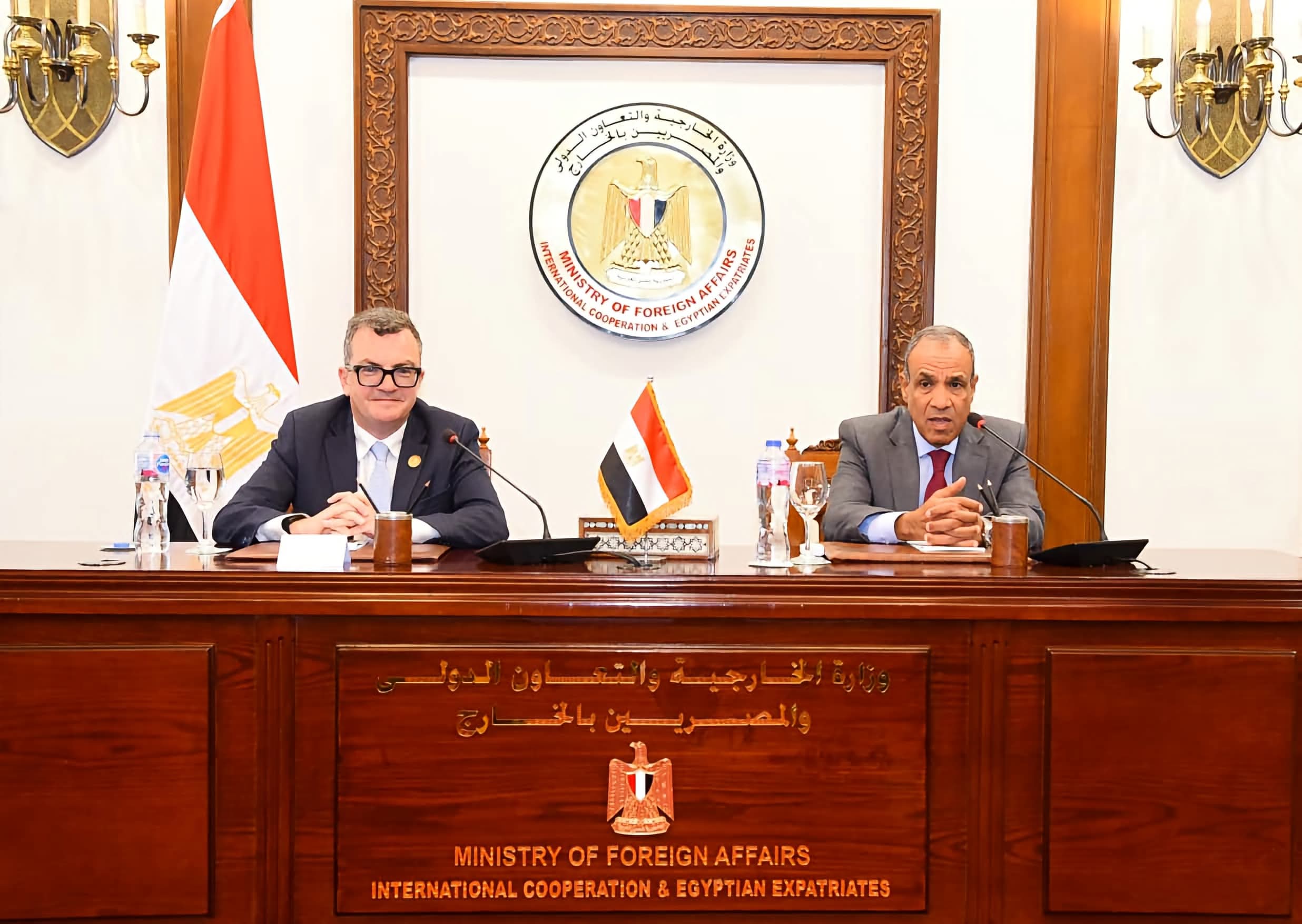 وزير التخطيط يستعرض أمام السفراء فرص جذب الاستثمارات وتعزيز الصادرات