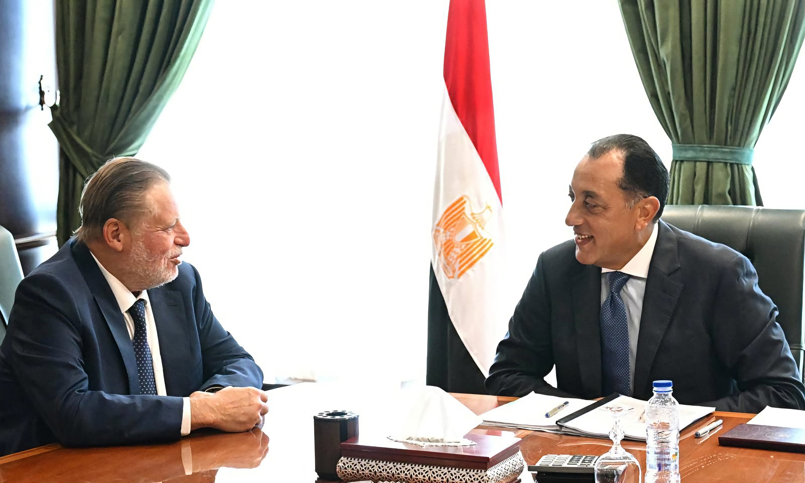 رئيس الوزراء ومحافظ البنك المركزي: احتياطيات النقد الأجنبي عند مستويات آمنة لتأمين السلع الأساسية