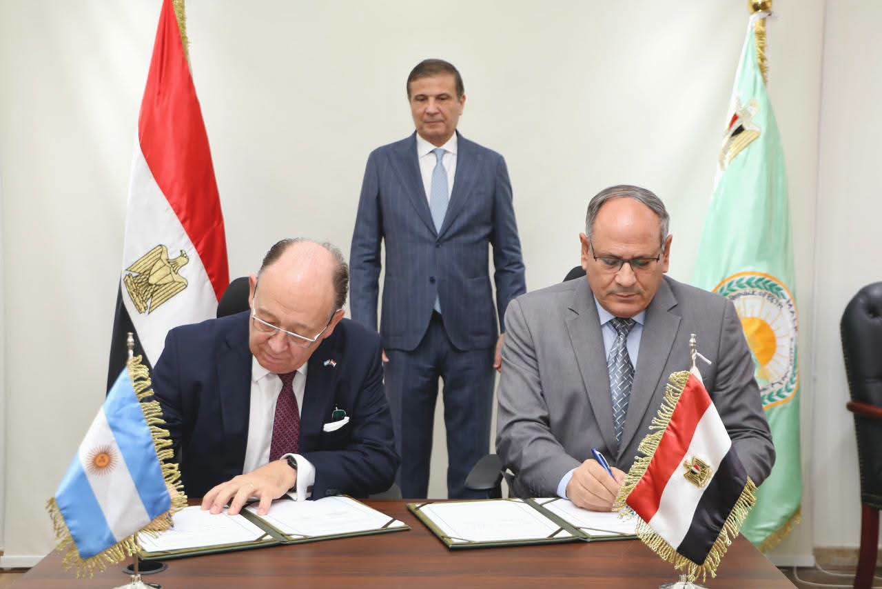 مصر والأرجنتين تعززان التعاون الزراعي بتطوير أصناف مقاومة للتغيرات المناخية وترشيد المياه
