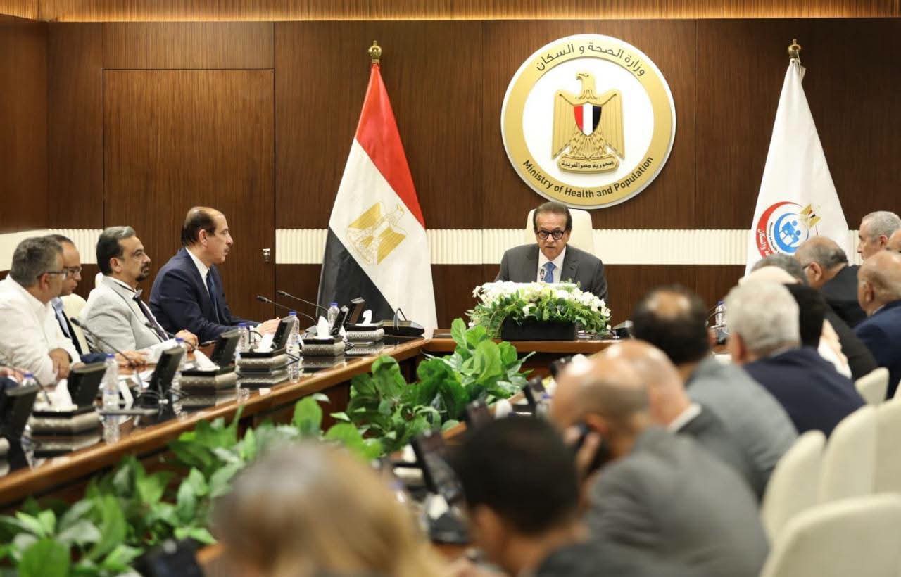 وزير الصحة يوجه بسرعة تجهيز وحدات الرعاية الأولية بالمنيا واستكمال التحول الرقمي