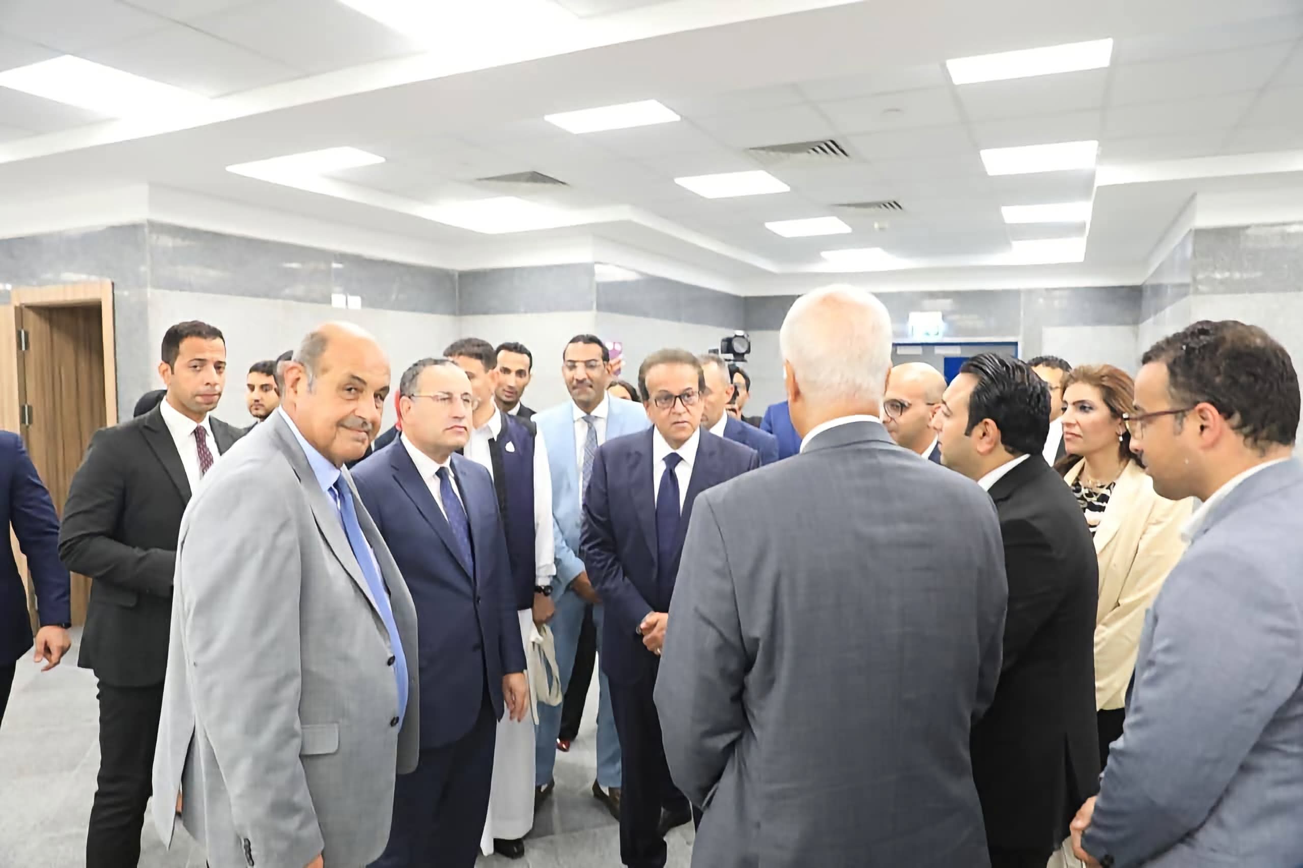 وزيري الصحة والتعليم العالي داخل جامعة العلمين