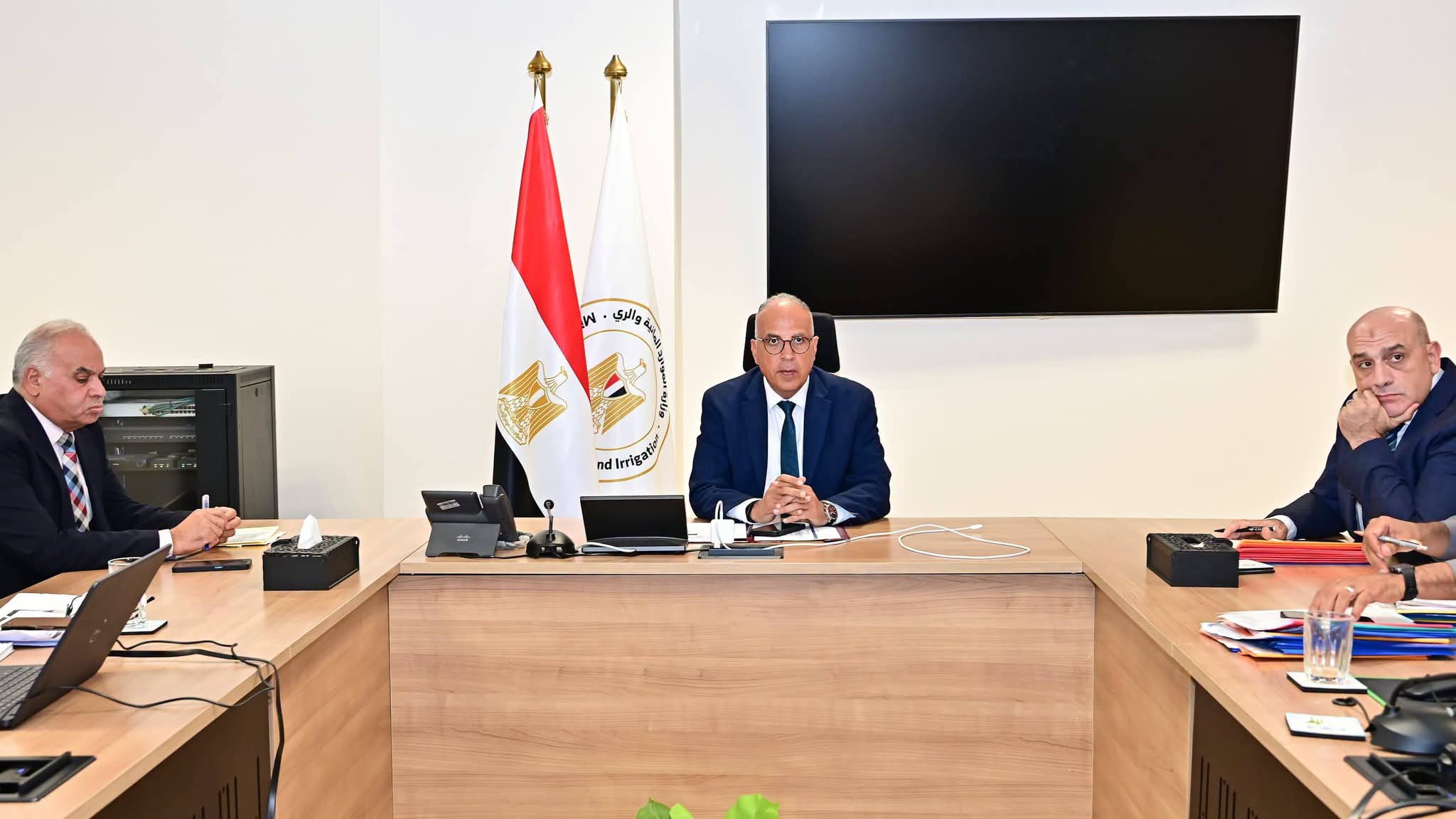 وزير الري يوجه بالتوسع في تراخيص الآبار الجوفية إلكترونيًا وتسريع إجراءاتها