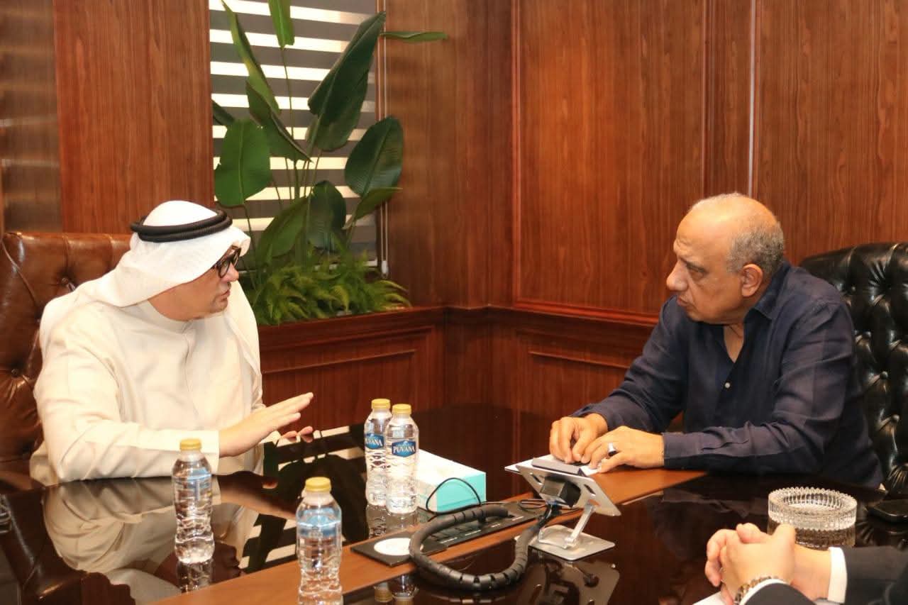 «مصدر» تبحث مع وزير الكهرباء تسريع مشروعات الطاقة المتجددة في مصر