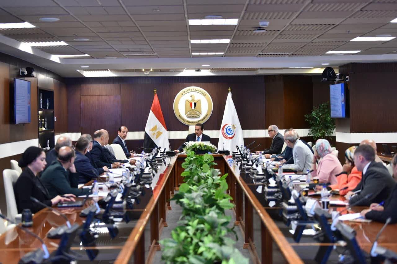 التأمين الصحي يناقش تطوير الخدمات الطبية وبروتوكولات تعاون جديدة