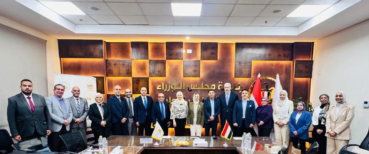 «تطوير التعليم» يبحث إزالة عوائق العمل الحر.. من الحسابات البنكية إلى الضرائب والتأمينات