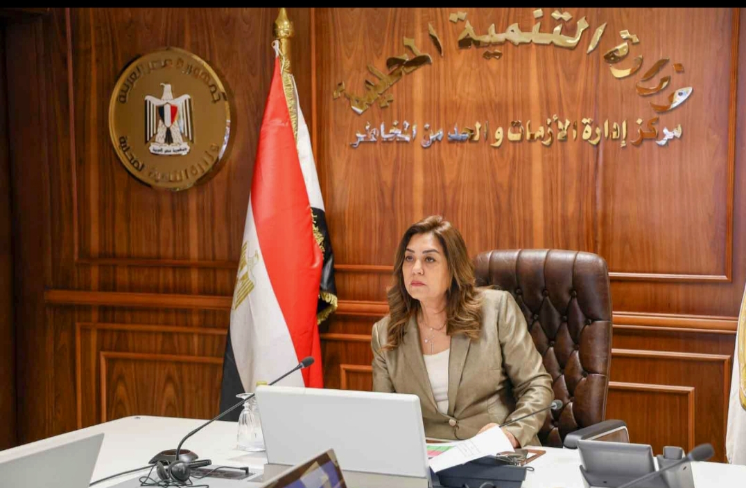 حملات رقابية بـ3 أحياء في القاهرة.. إنهاء 45 طلبًا وغلق 12 محلًا مخالفًا وإصدار 150 نموذج تصالح