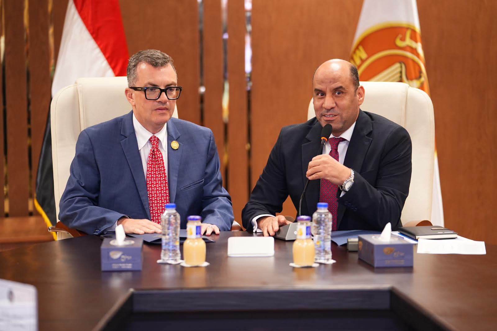 دمج قواعد بيانات سوق العمل وربط التدريب باحتياجات الاستثمار.. اتفاق بين «العمل» و«التخطيط»