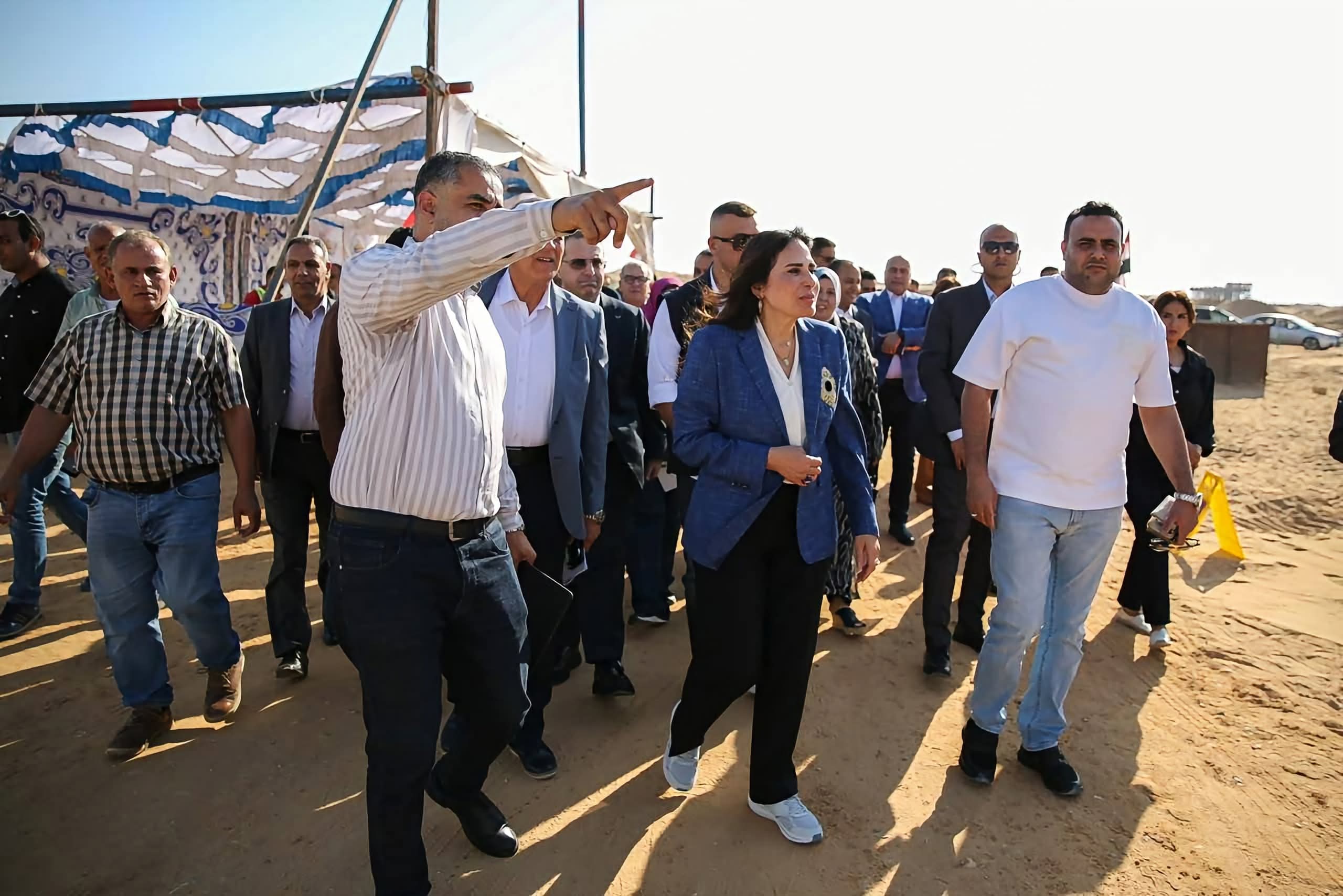 وزيرة الإسكان تتفقد مشروعات المرافق بالعبور الجديدة وتوجه بالالتزام بالجداول الزمنية