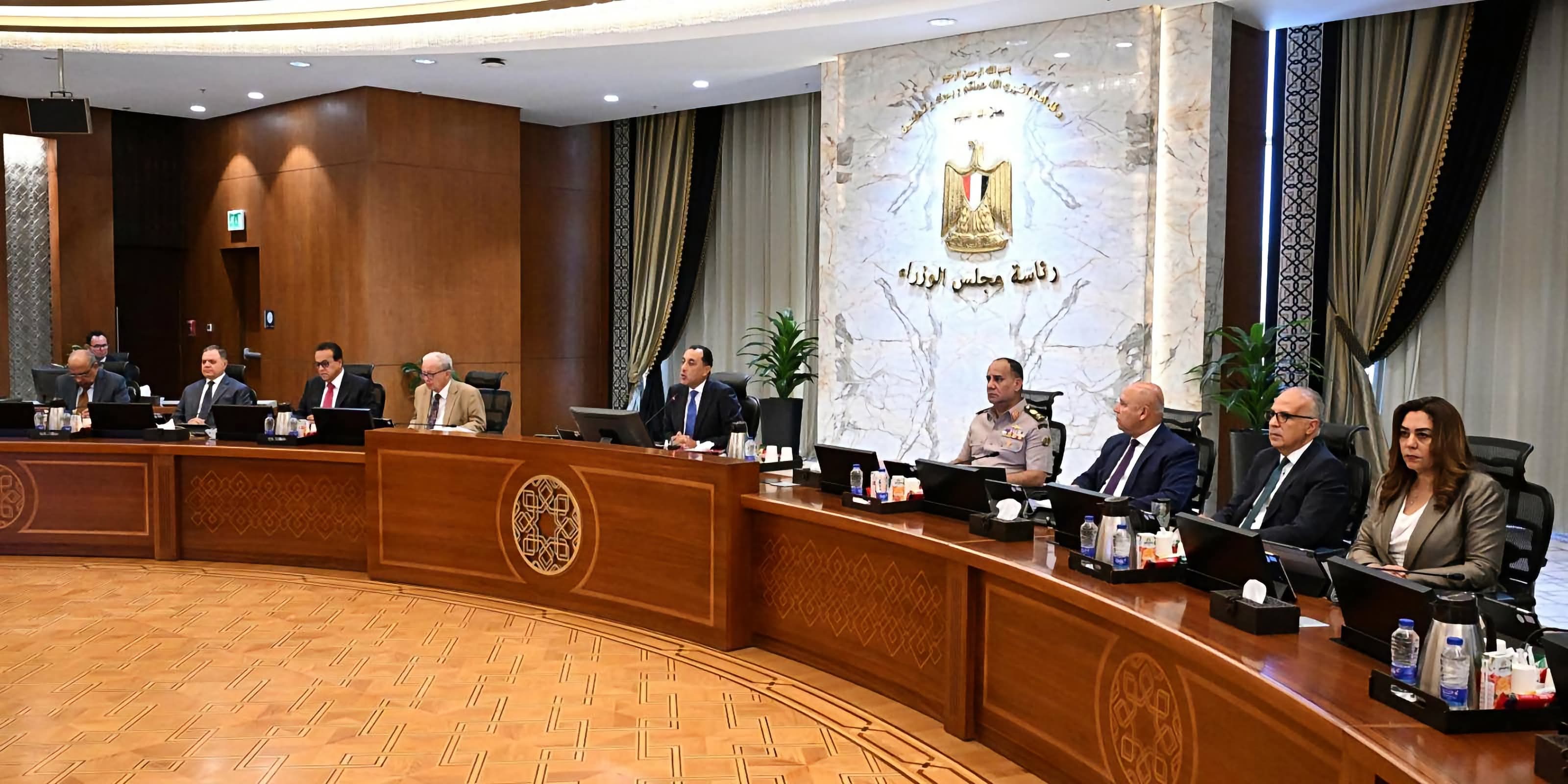 مدبولي يوجه المحافظات بزيادة الرقعة الخضراء ومنع قطع الأشجار