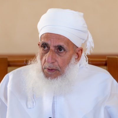 مفتي عُمان يدعو إلى وقف الاقتتال في اليمن ويطالب العلماء بالتركيز على قضية فلسطين
