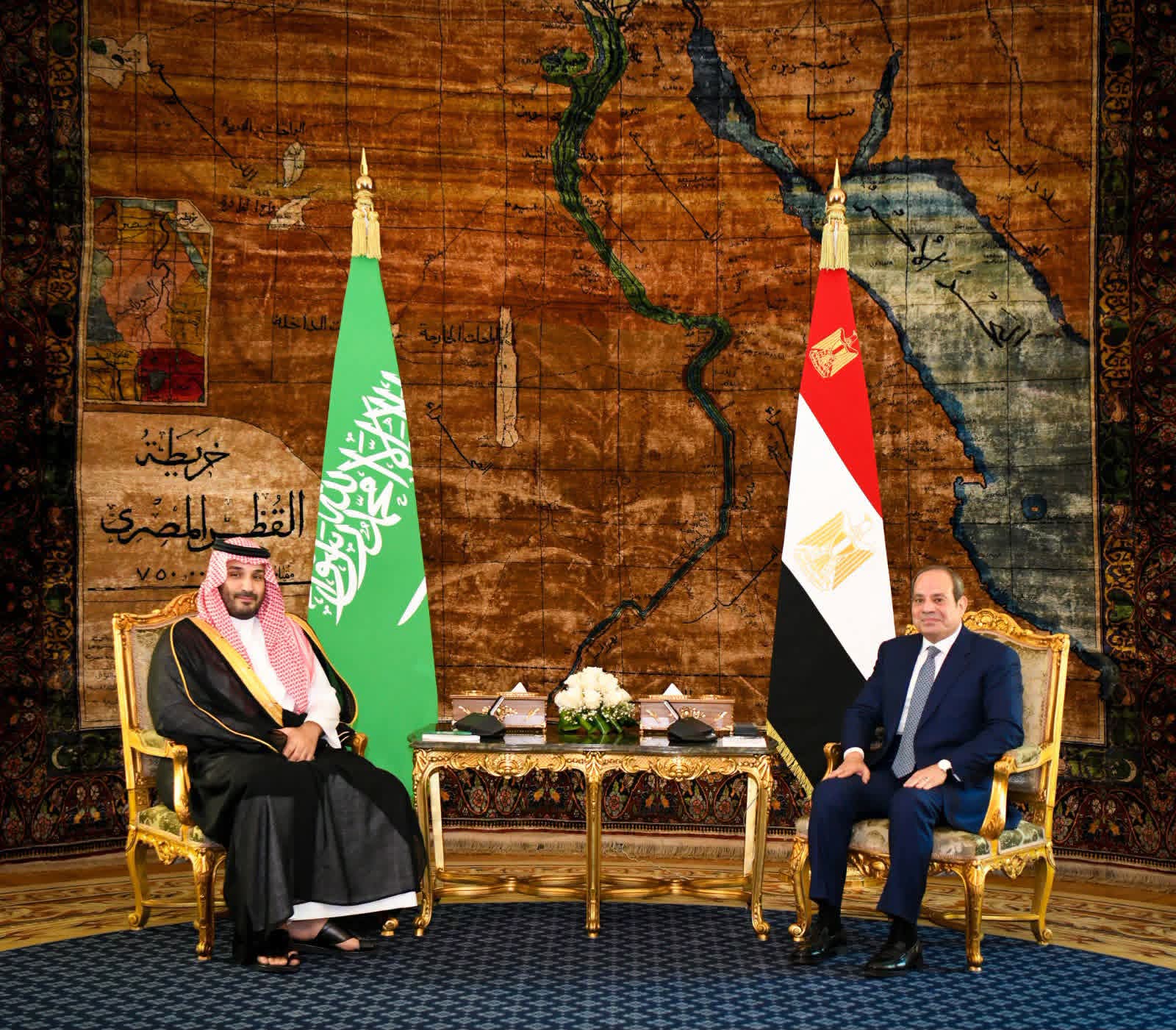 السيسي يودع ولي العهد السعودي في ختام زيارته لمصر