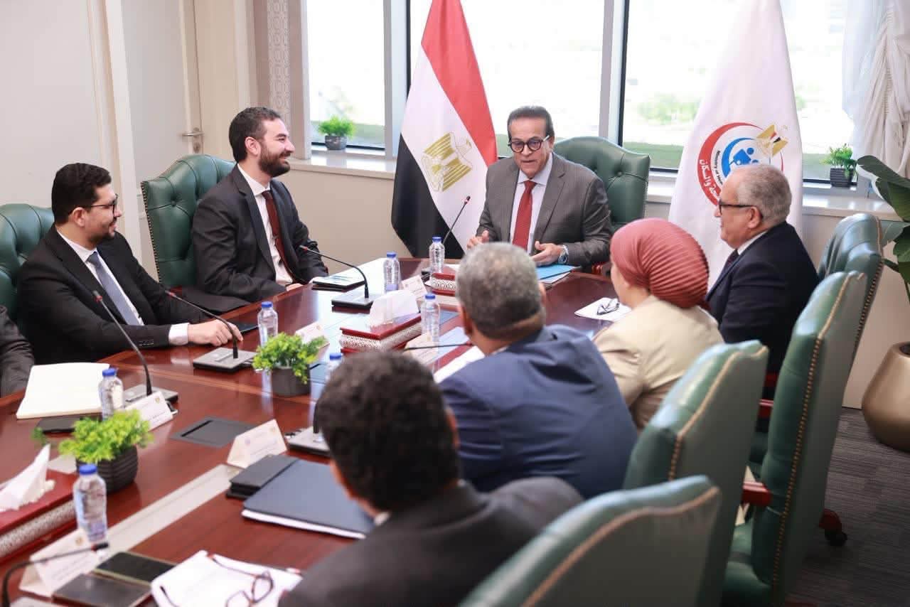 وزير الصحة يبحث مع رئيس مجلس إدارة «إليفيت» تعزيز الشراكات والاستثمارات في القطاع الصحي