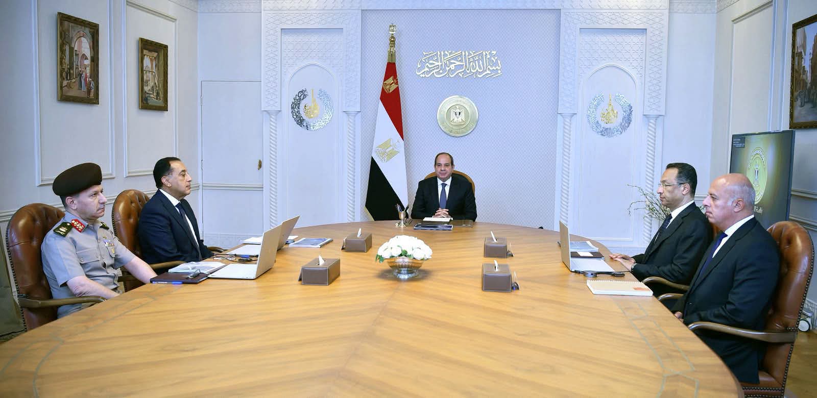 الرئيس السيسي يتابع التوسع في كارت الخدمات الموحد ويستهدف 8 مليارات دولار صادرات رقمية بحلول 2028