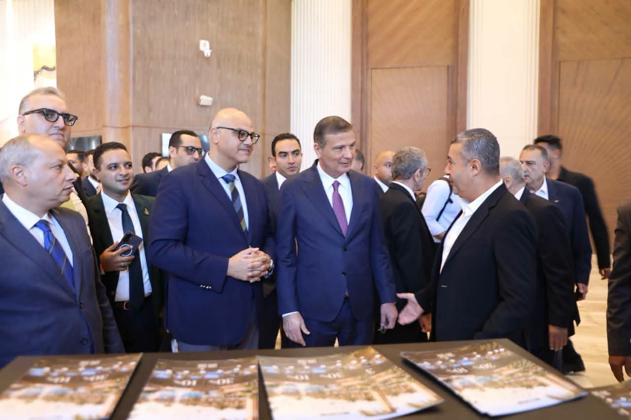 وزير الزراعة يستعرض خطة الدولة لتحقيق الأمن الغذائي والتنمية الزراعية