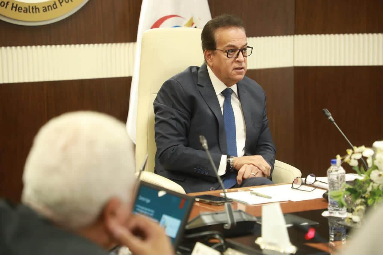 توسيع قاعدة المتبرعين بالكلى من الأحياء.. وزير الصحة يبحث استراتيجية جديدة لزيادة فرص زراعة الأعضاء