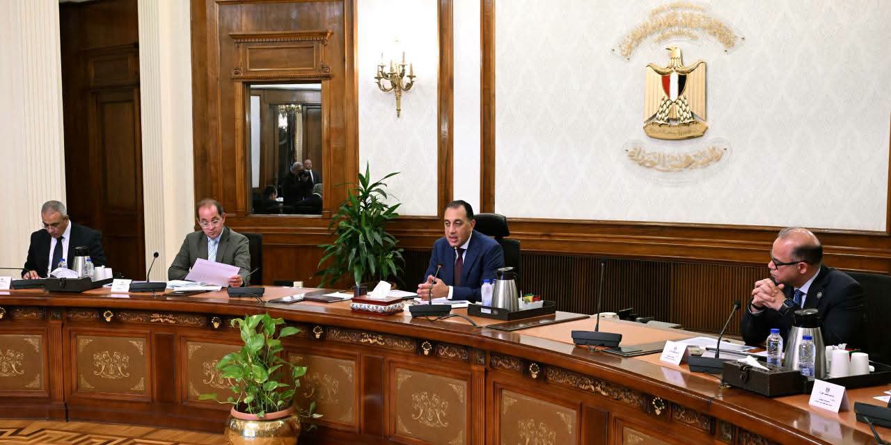 رئيس الوزراء يتابع جهود زيادة الإنتاج المحلي وتعميق التصنيع ورفع الصادرات