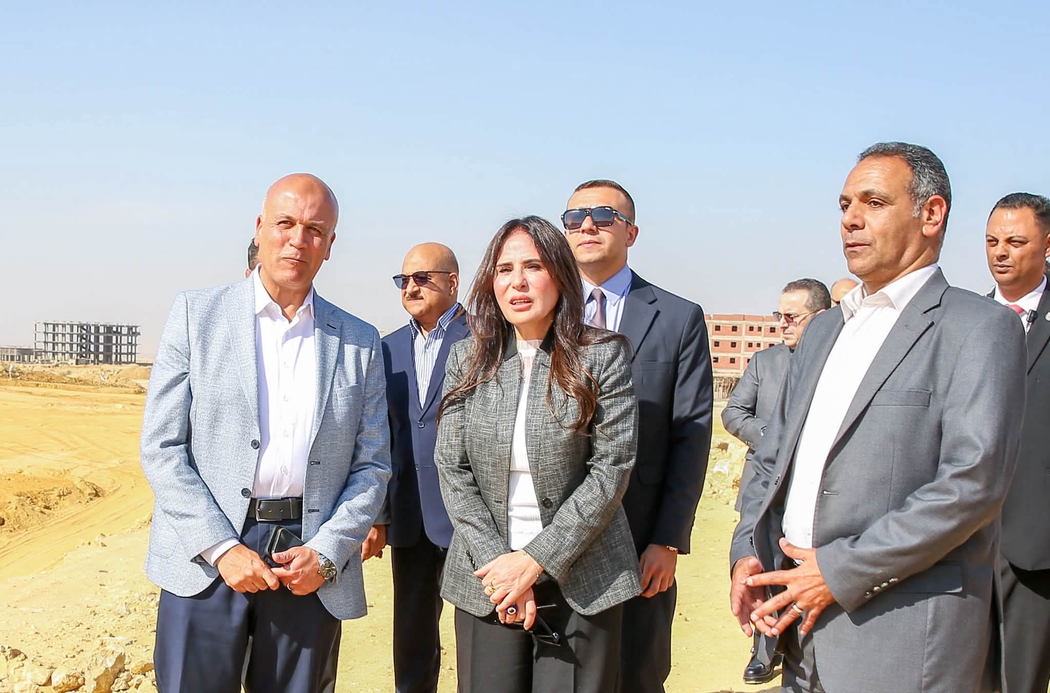 أول 10 أفدنة خالية من المخلفات بالقاهرة الجديدة.. تمهيدًا لإتاحتها للتنمية