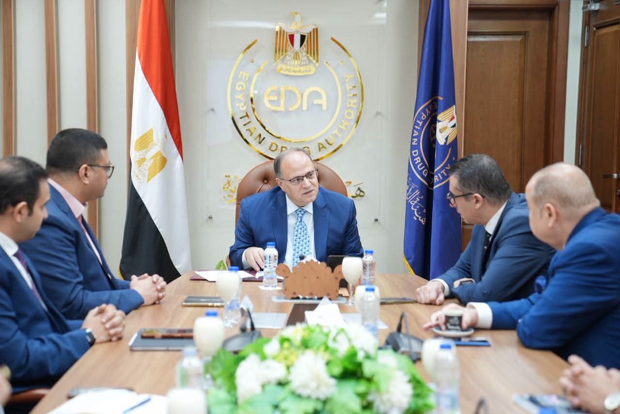 هيئة الدواء تبحث دعم الاستثمار وتعزيز حضور الدواء المصري خارجيًا