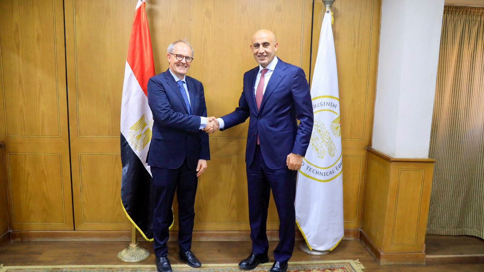 وزير التعليم يبحث مع المدير الإقليمي الجديد لليونسكو تعزيز التعاون وتطوير المنظومة التعليمية