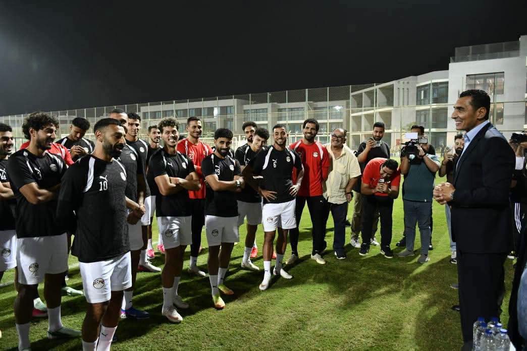 «قبل مواجهة أنجولا » وزير الشباب والرياضة للاعبي المنتخب: مباراة الأرجنتين أكدت قدرتكم على مواجهة الكبار