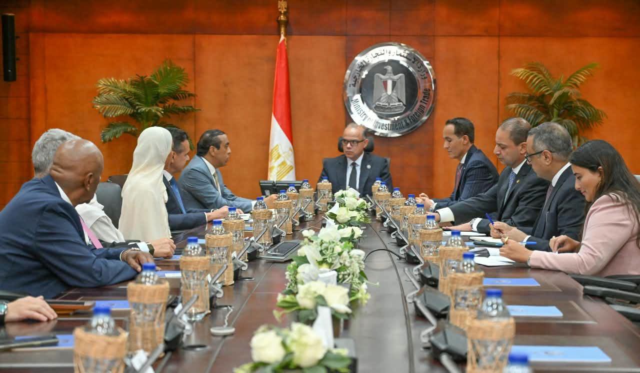 وزير الاستثمار يبحث مع مجموعة «الفطيم» الإماراتية فرص التوسع وزيادة الاستثمارات في مصر