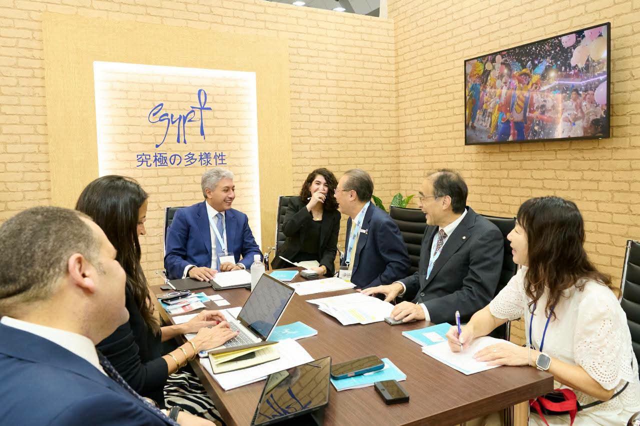 مصر تبحث زيادة السياحة اليابانية.. ووزير السياحة يدعو لعقد الاجتماع السنوي لوكلاء السفر اليابانيين بالقاهرة