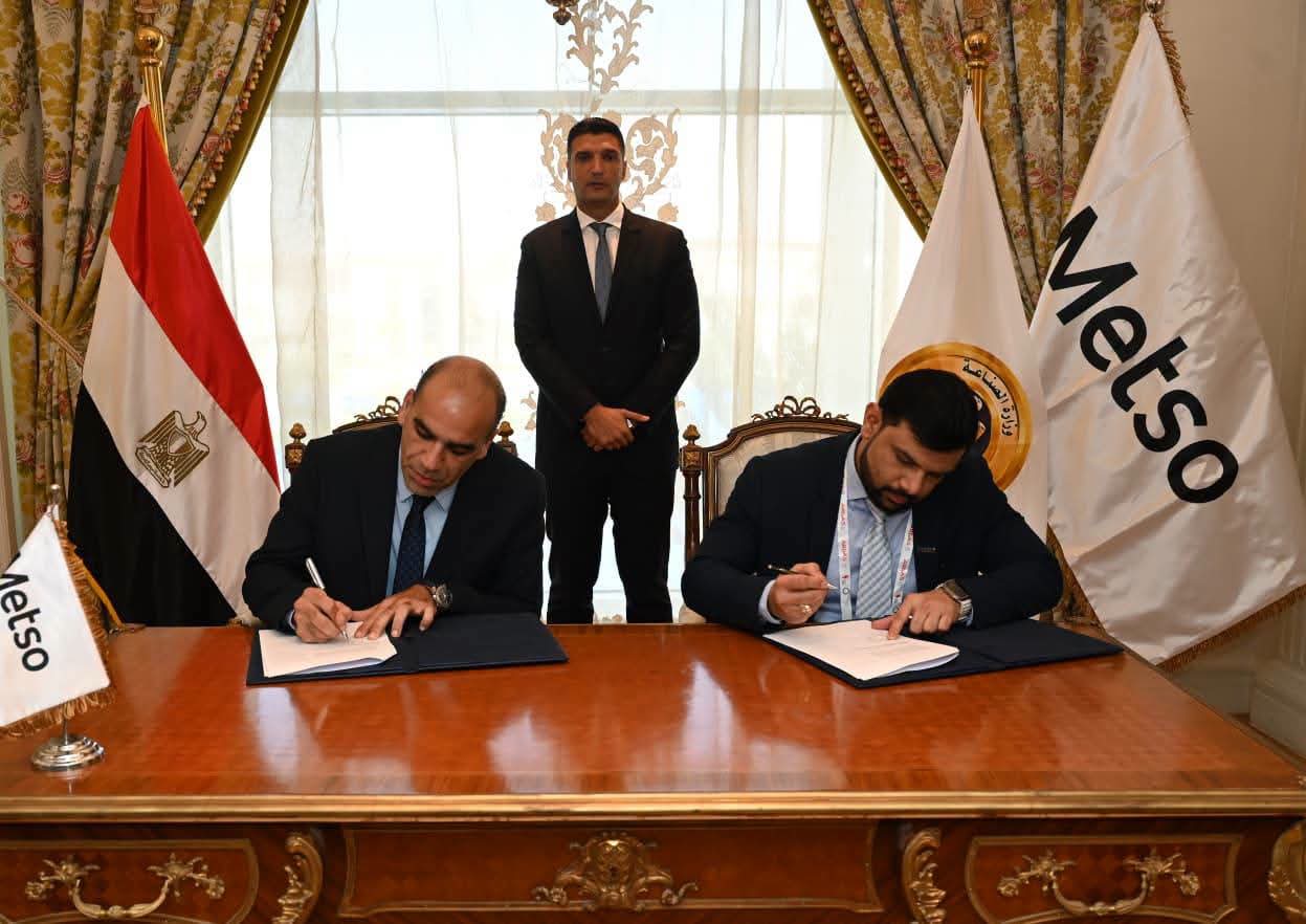 وزارة الصناعة و«ميتسو» الفنلندية توقعان مذكرة تفاهم لتعزيز معالجة واستخلاص خام الحديد والفوسفات في مصر