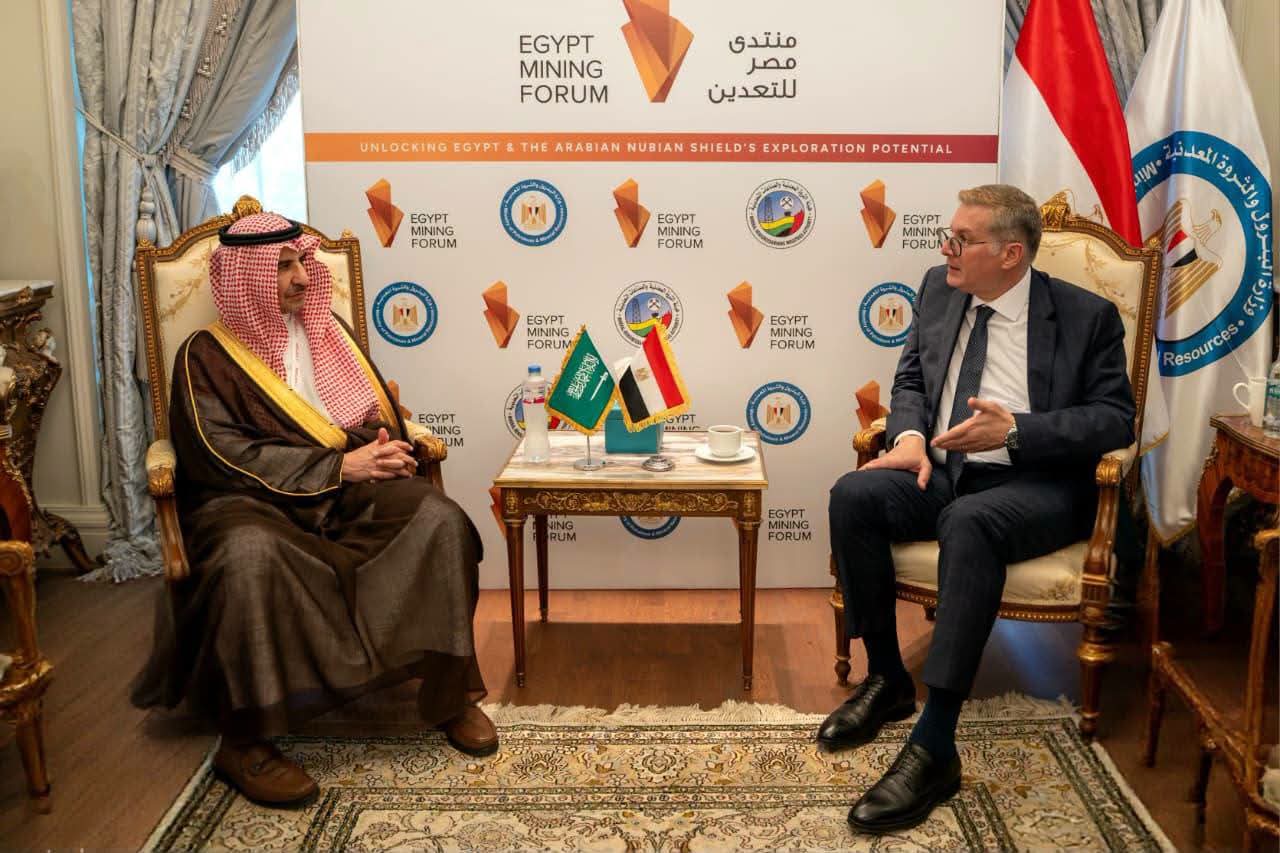 وزير البترول يبحث مع نائب وزير الصناعة السعودي تعزيز التعاون في التدريب وتبادل الخبرات التعدينية