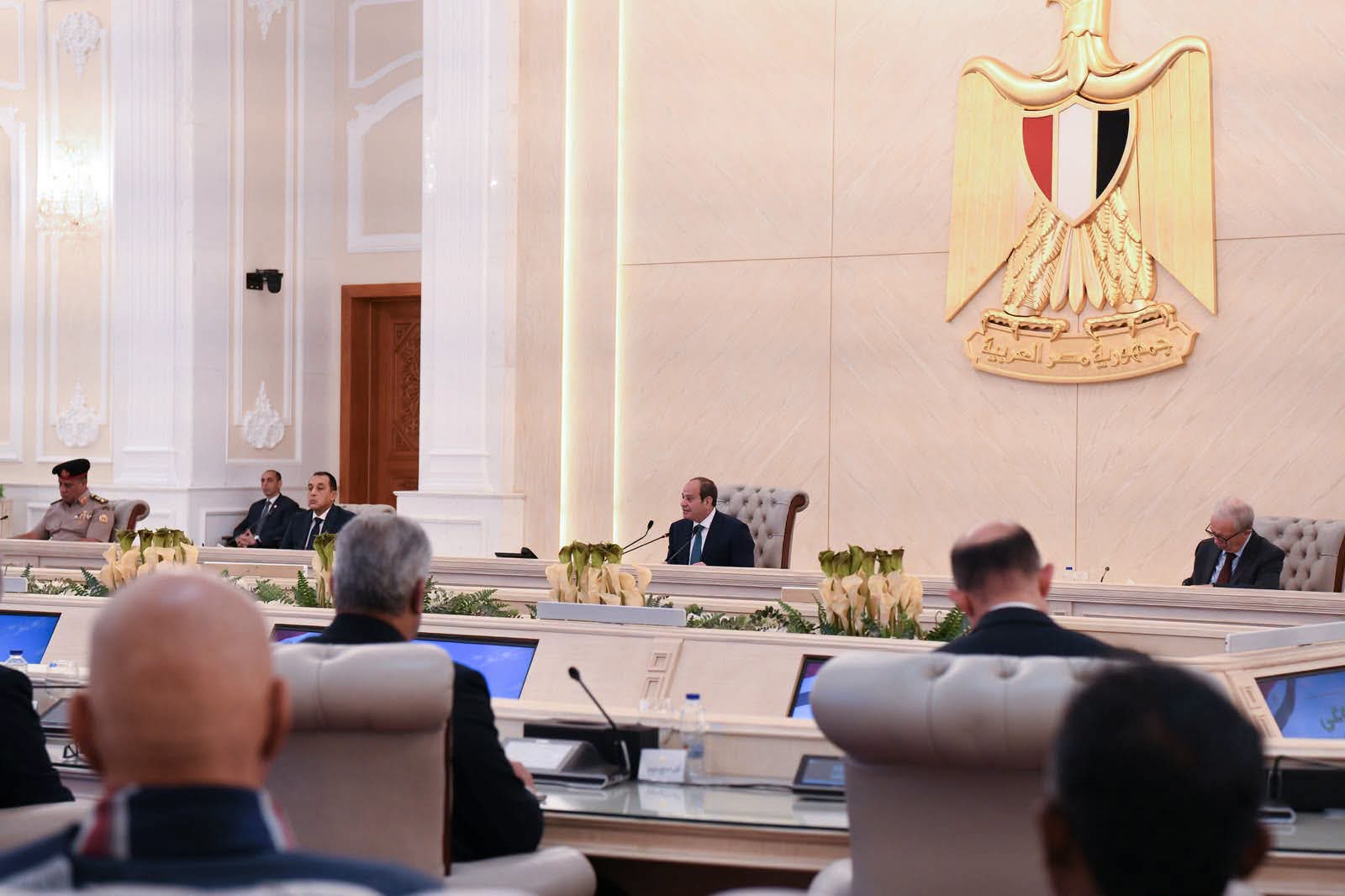 السيسي: خسائر قناة السويس بلغت 20 مليار دولار.. وتوجيه بترشيد تكاليف تراخيص السيارات