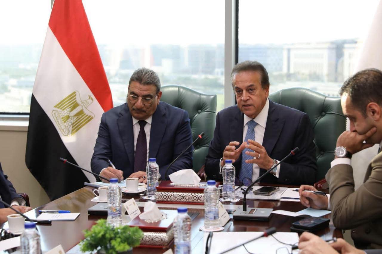 الصحة تتابع الخطوات التنفيذية والتمويلية لإنشاء مدينتين طبيتين بالعلمين والعاصمة الإدارية