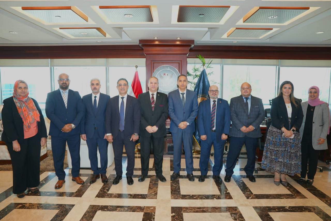 الرقابة المالية تشدد على تحديث إجراءات مكافحة غسل الأموال وتمويل الإرهاب