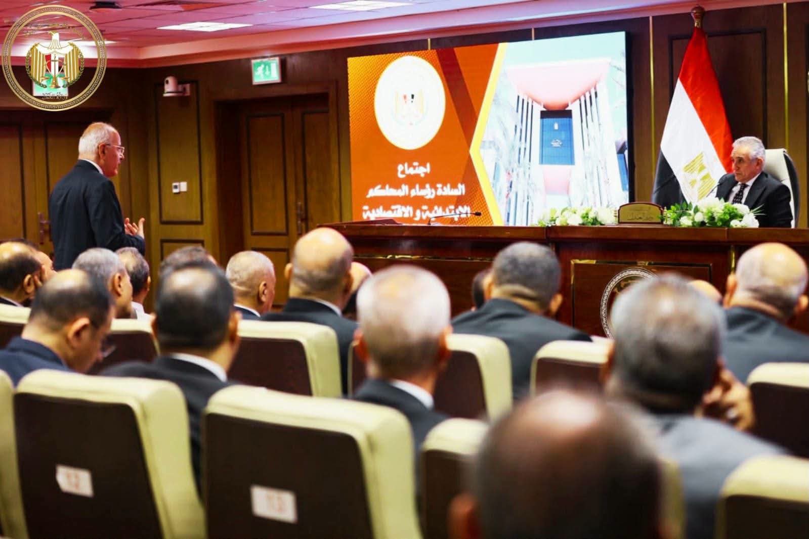 وزير العدل يوجه بتصفية القضايا الأقدم لتسريع الفصل في الدعاوى