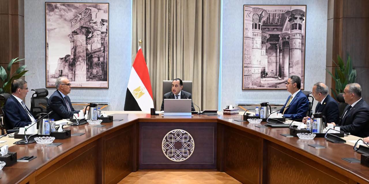 مدبولي يستعرض تحديات الأمن الغذائي والمائي وضمانات تأمين احتياجات المواطنين