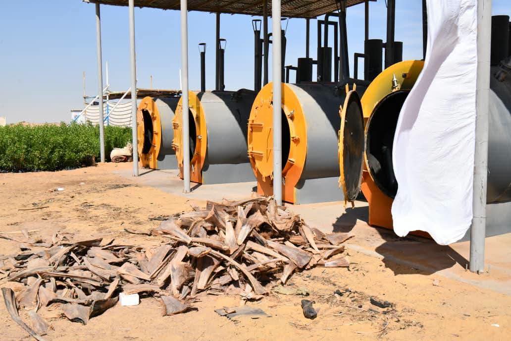 مصنع بالخارجة يحول المخلفات الزراعية إلى فحم حيوي وأسمدة ووقود بديل