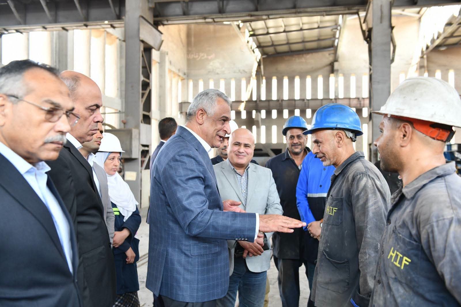 وزير الإنتاج الحربي يتفقد «حلوان للمسبوكات» ويوجه بزيادة الإنتاج والمبيعات وفتح أسواق جديدة