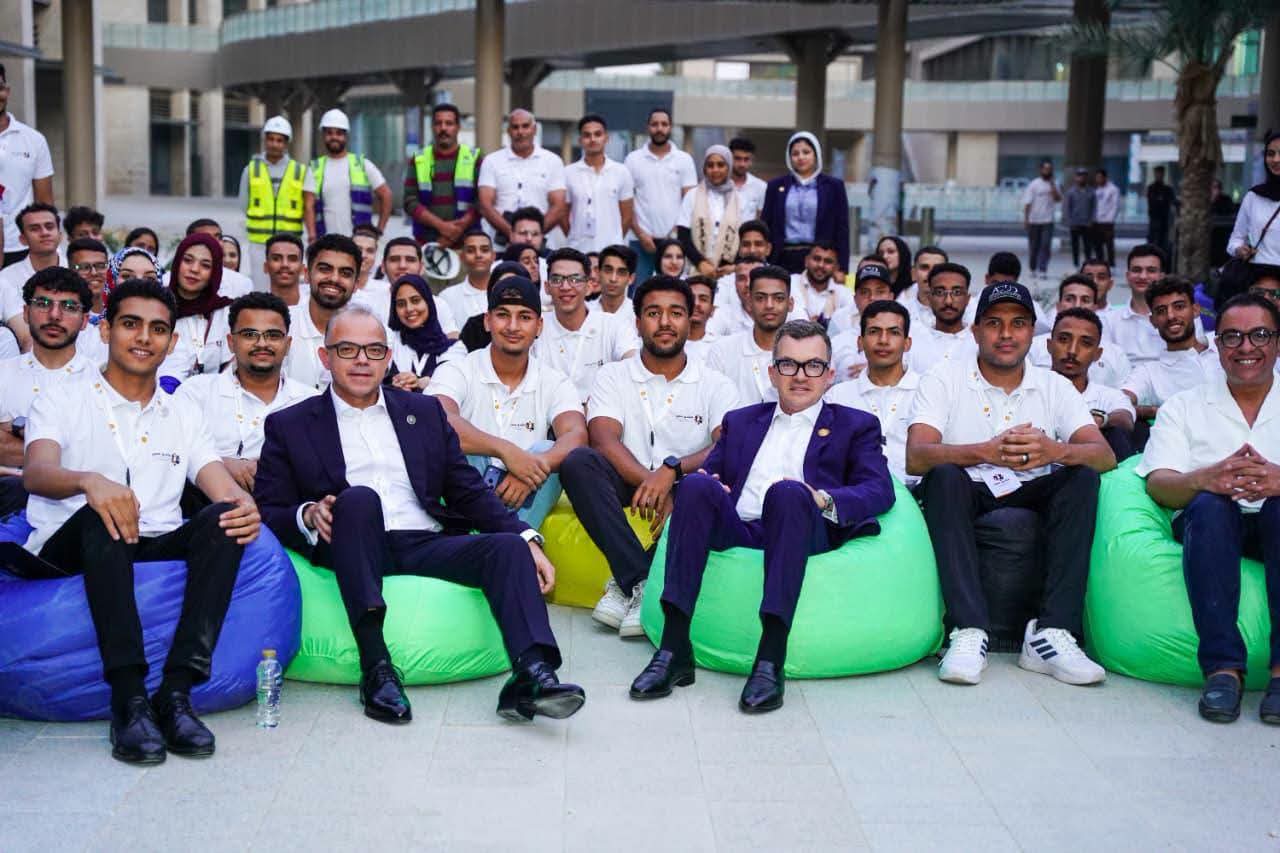 وزیرا التخطيط والاستثمار يناقشان مع 150 طالبًا فرص العمل وريادة الأعمال