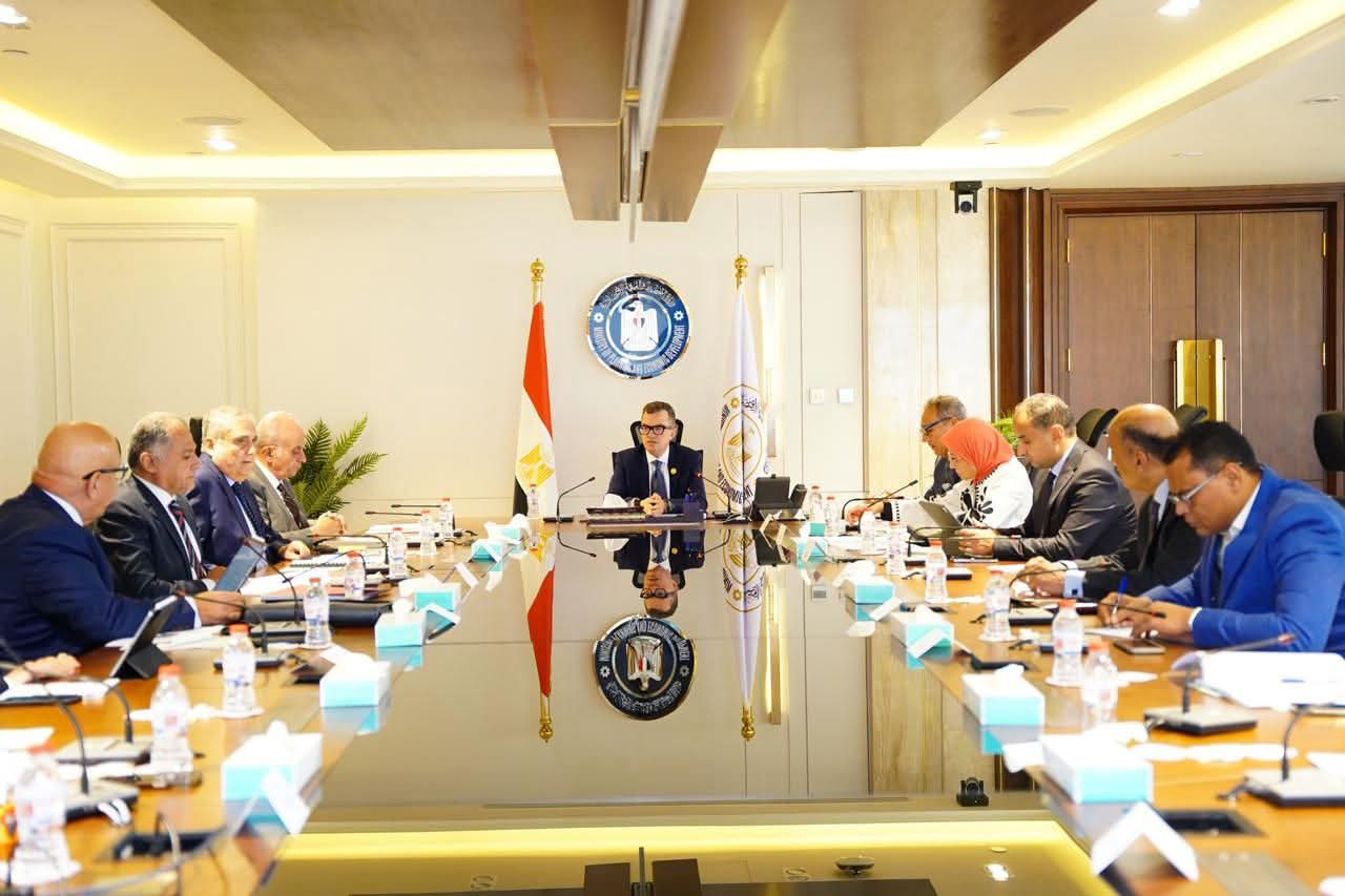 بنك الاستثمار القومي يبحث تعظيم الاستفادة من أصوله بعد تسويات بـ400 مليار جنيه